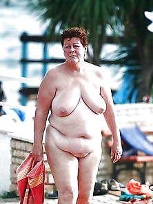 Bbw Matures And Grannies At The Beach (82)