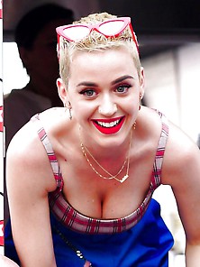 Katy Perry Cleavage