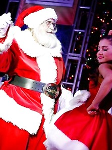 Ariana Grande Performing At The Tree Lighting Event