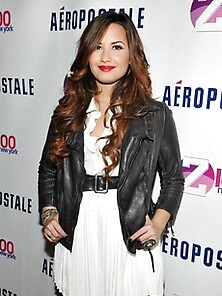 Hottie Demi Lovato At Z100's Jingle Ball Party
